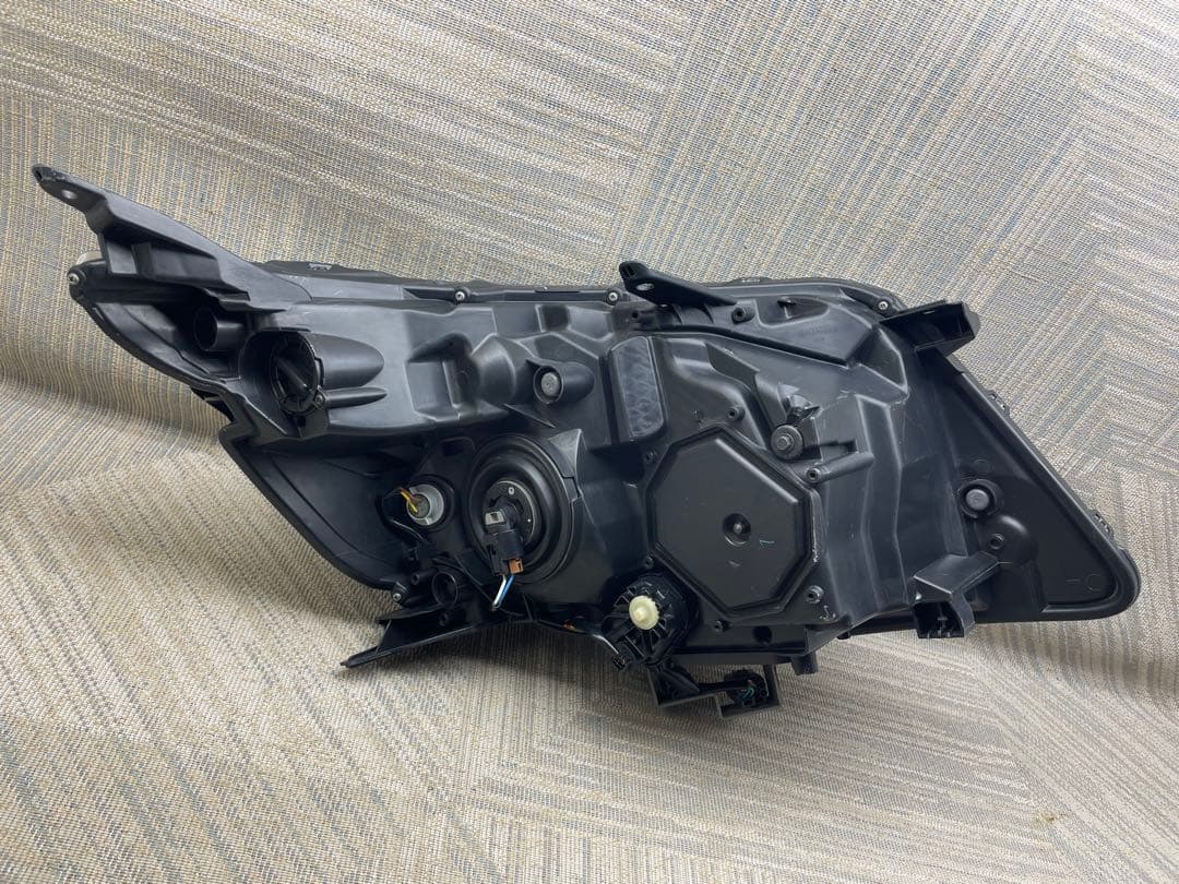 トヨタ ヴォクシー ZRR80W 前期 左 ライトICHIKOH 28-229