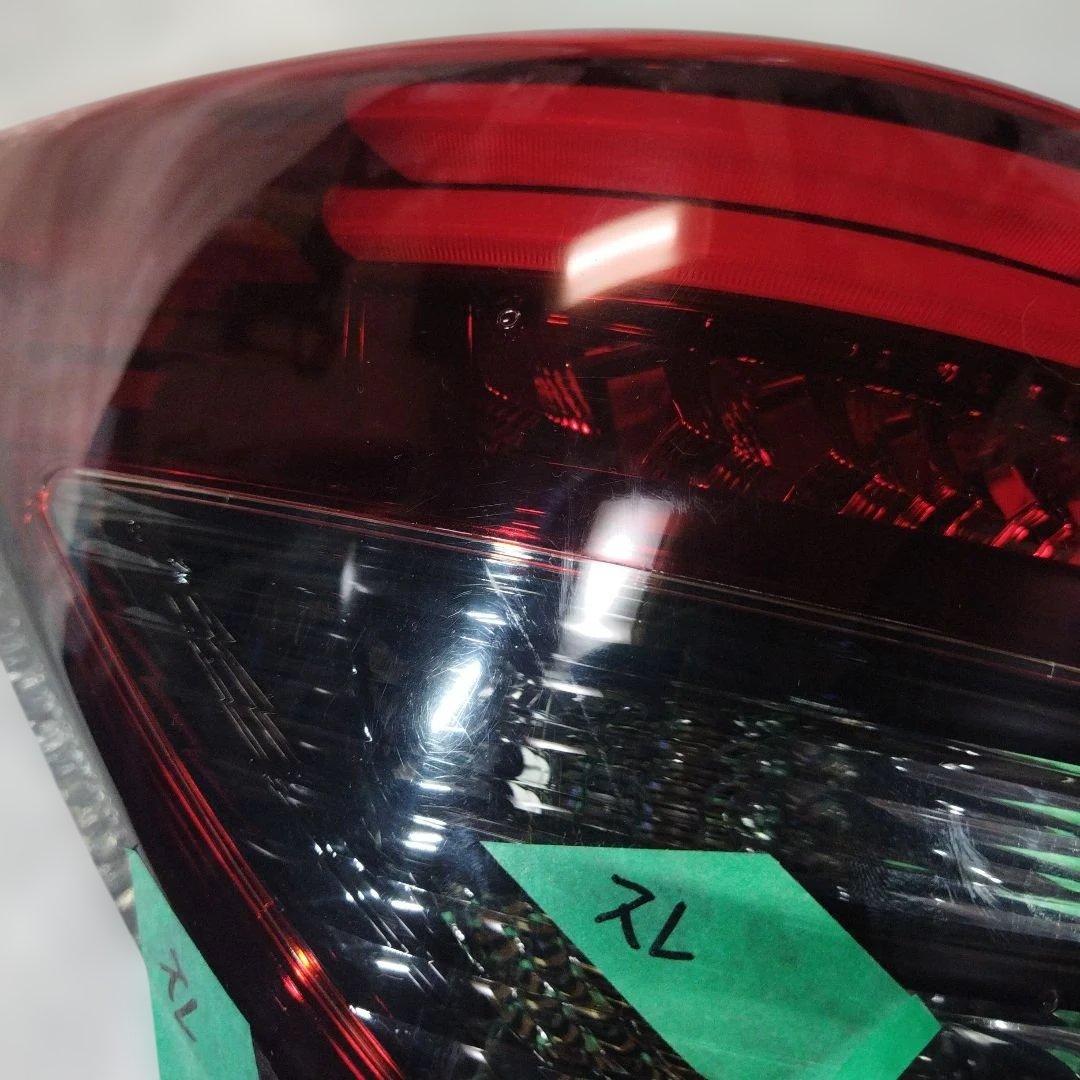ホンダヴェゼルRU3 4 後期 左テールランプ LED 220-6228PJ5