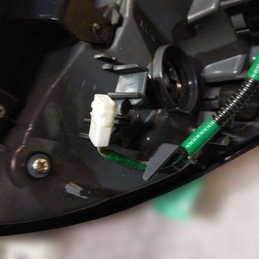 ホンダヴェゼルRU3 4 後期 左テールランプ LED 220-6228PJ5