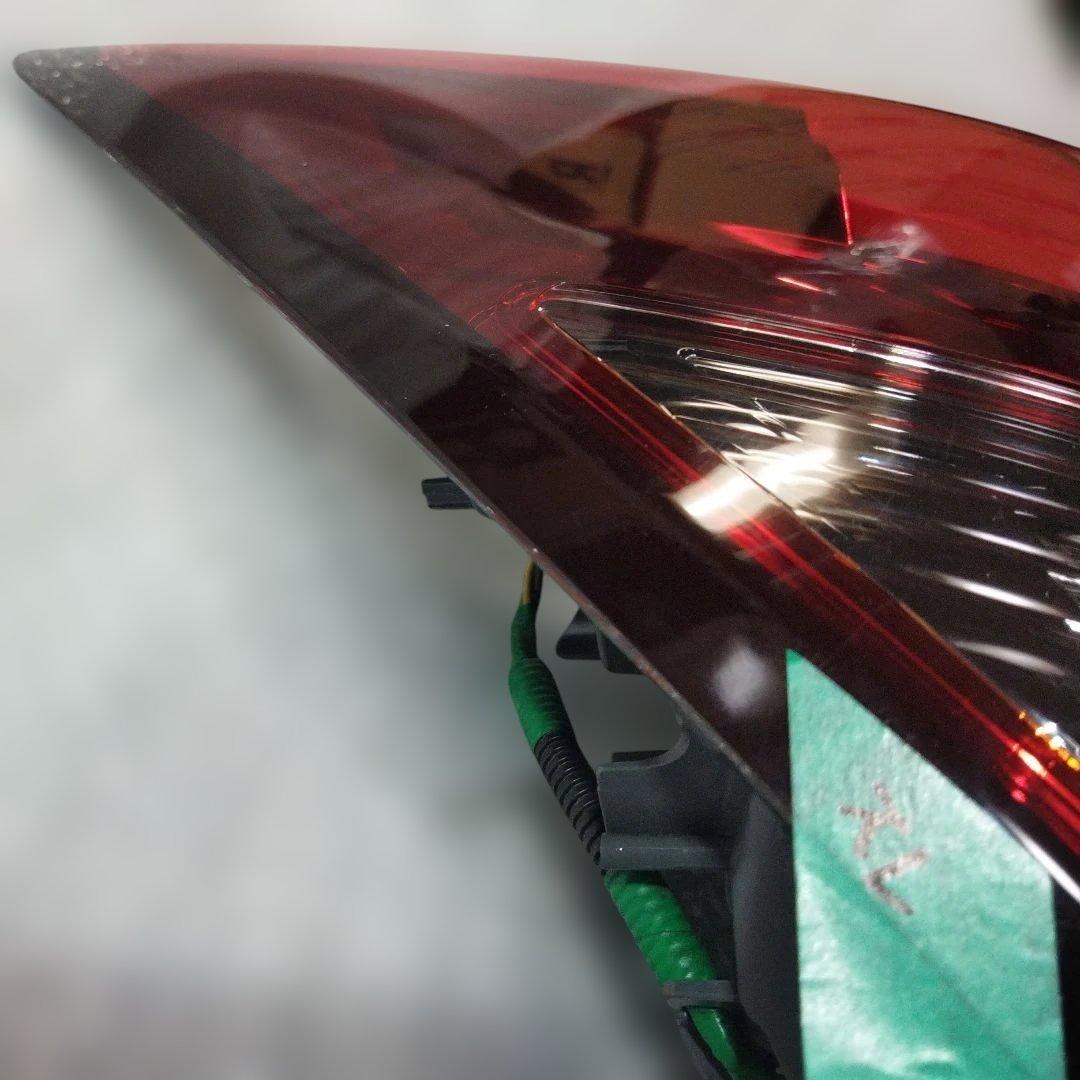 ホンダヴェゼルRU3 4 後期 左テールランプ LED 220-6228PJ5