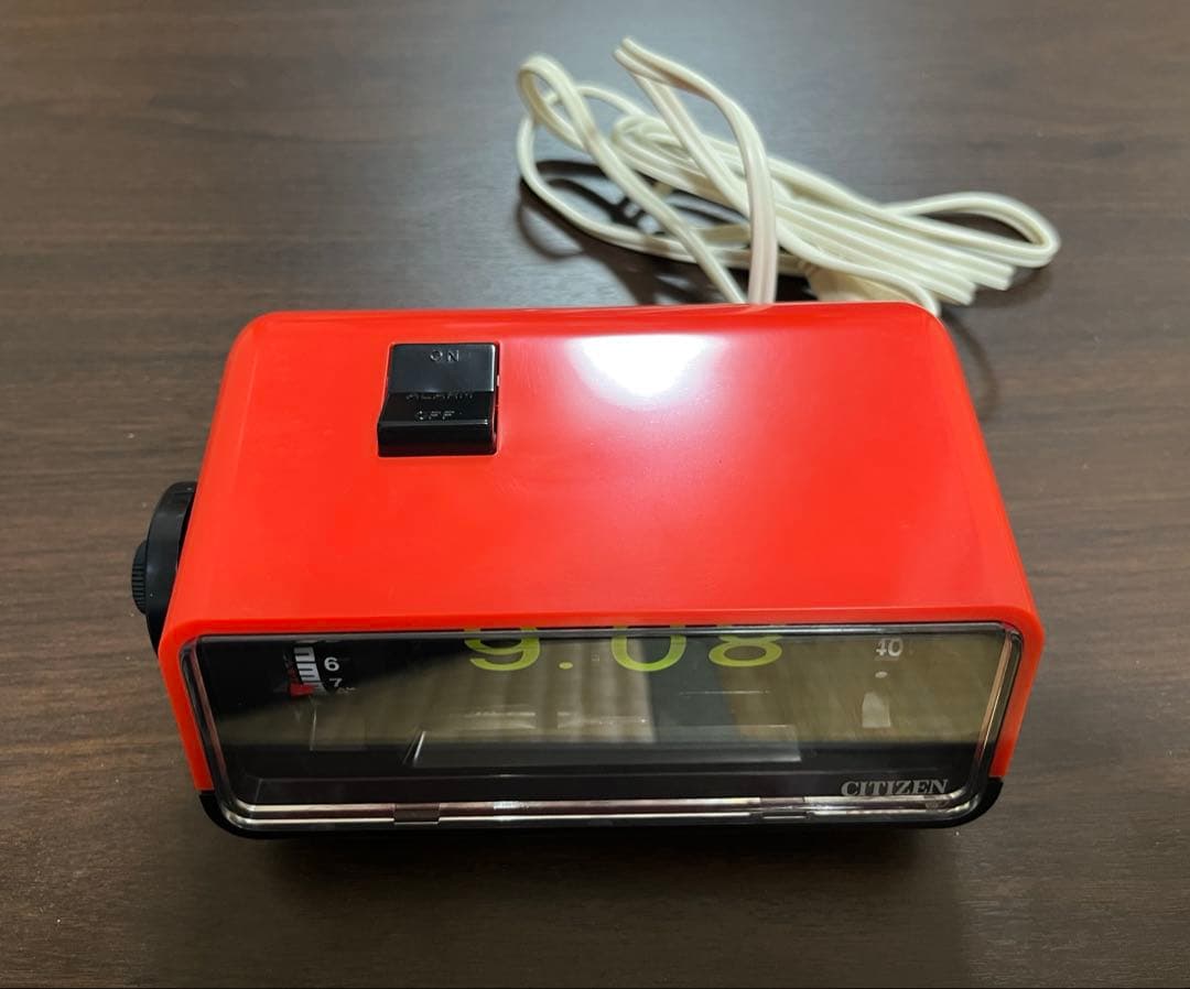 シチズン デジタル電気時計 パタパタ時計　ハイリーフ　カーチス　￼￼赤