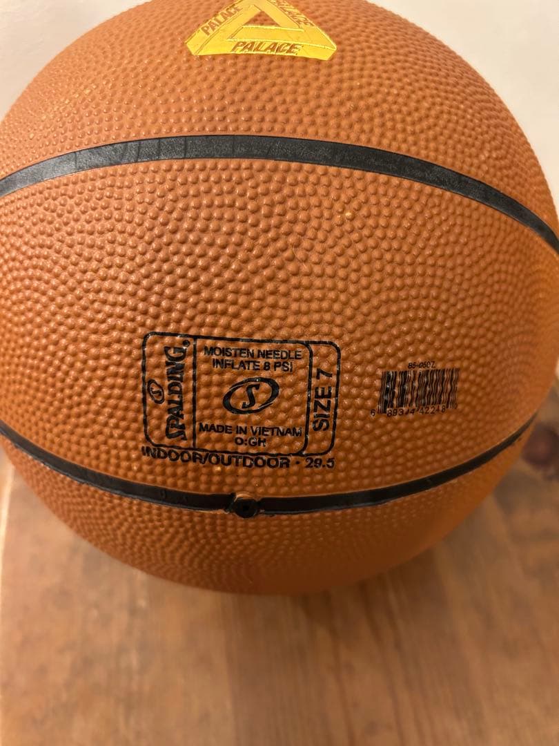 SPALDING × PALACE バスケットボール　パレス