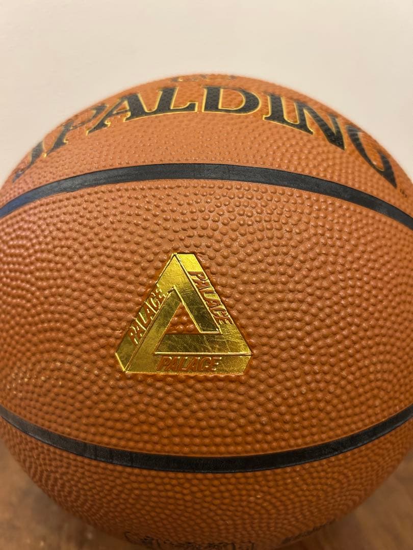 SPALDING × PALACE バスケットボール　パレス