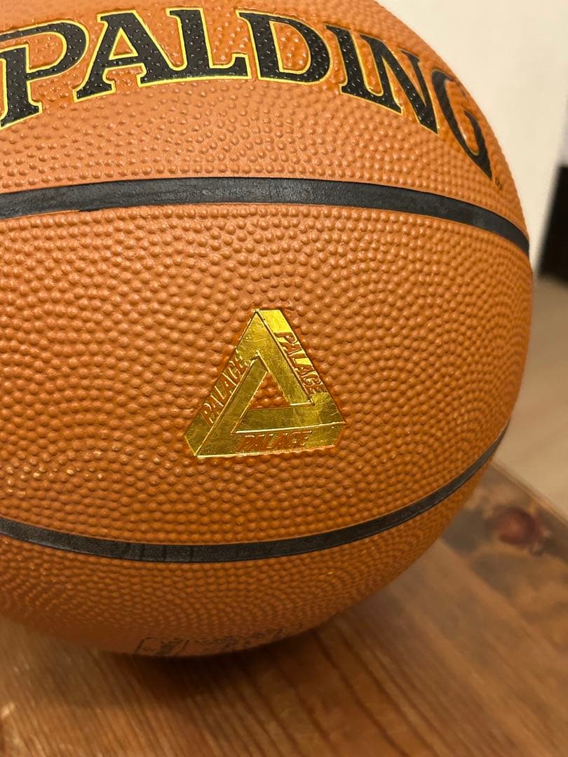 SPALDING × PALACE バスケットボール　パレス