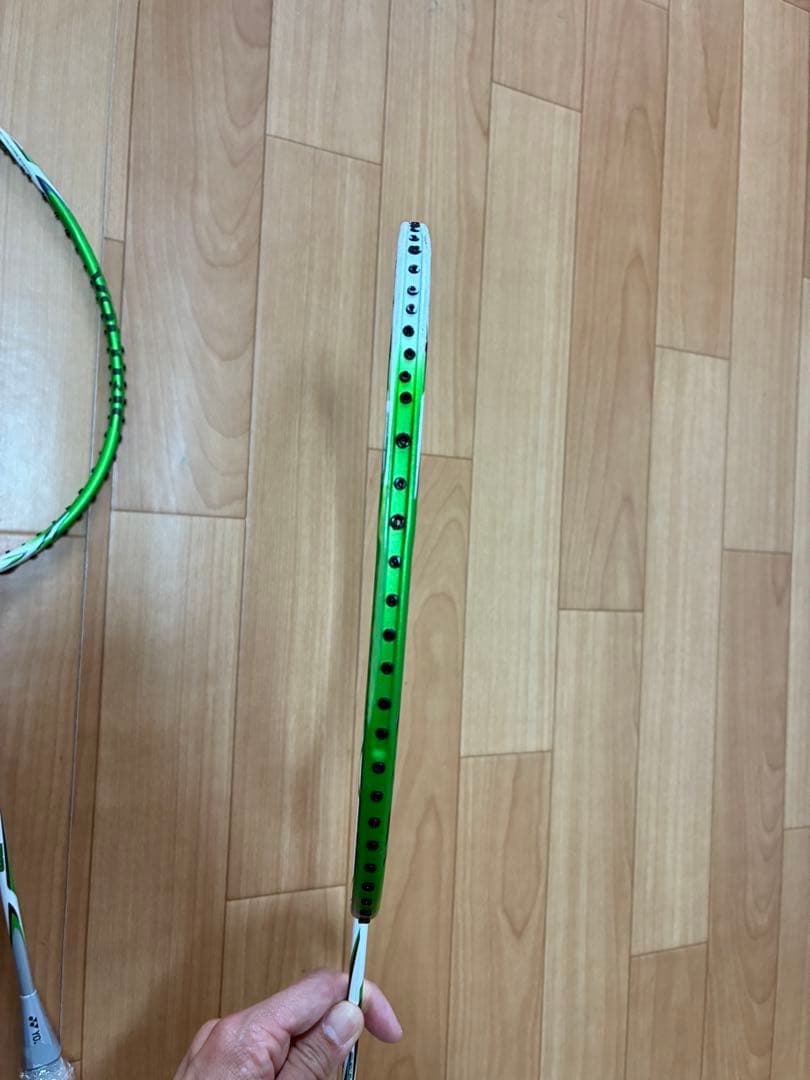 バドミントンラケット　VOLTRIC 30 2本セット