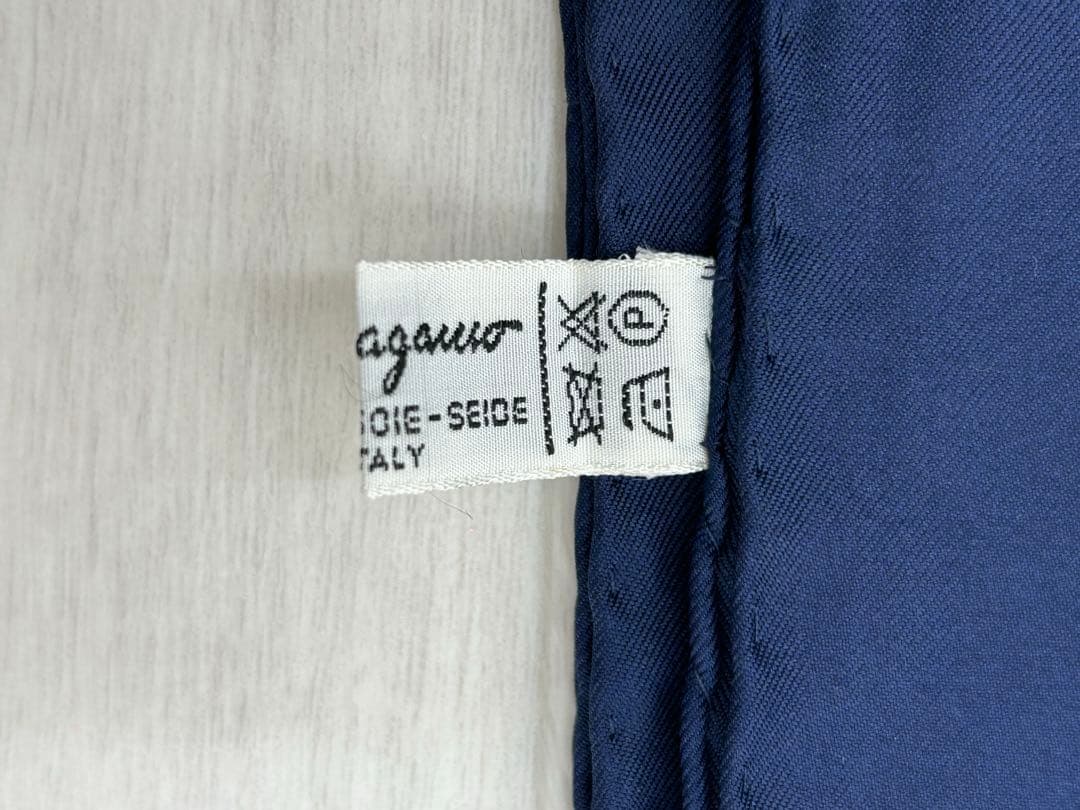 【美品】Salvatore Ferragamo フェラガモ 大判 スカーフ トラ