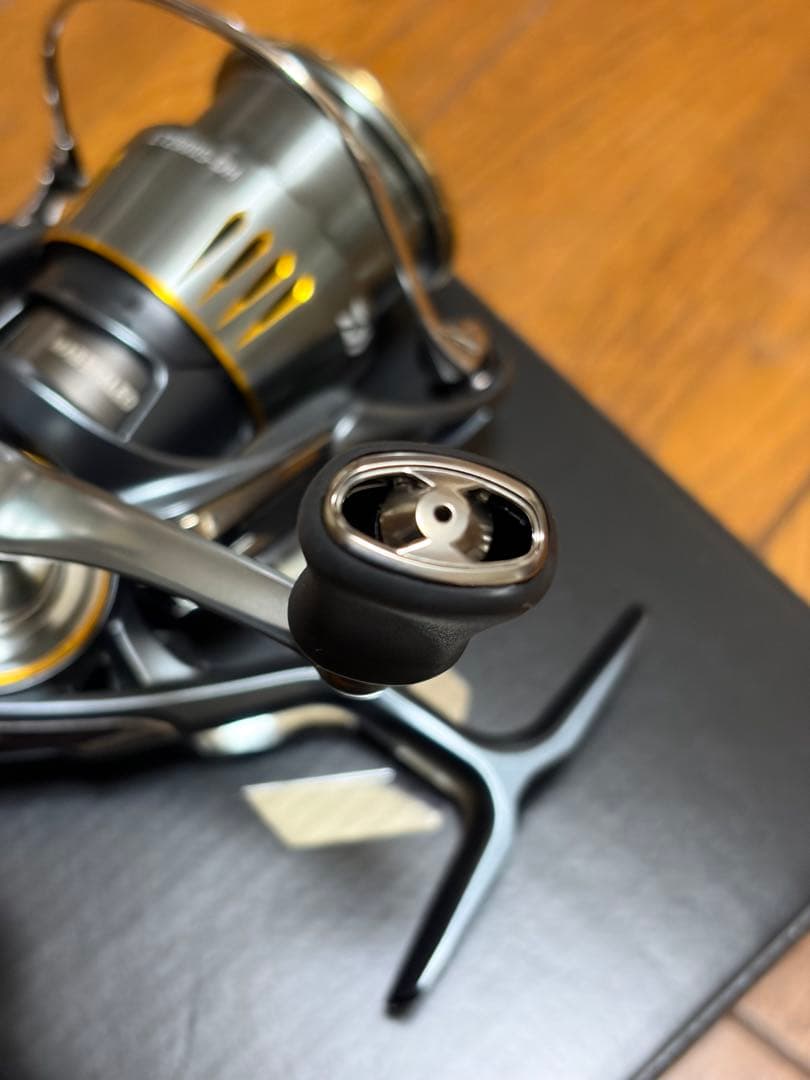 （極美品）ダイワ23 エアリティLT2500S-DH