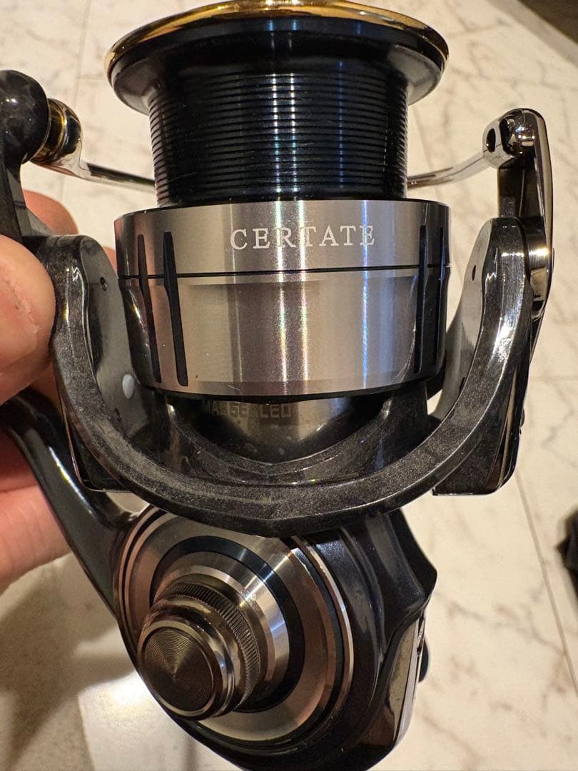 ダイワ LT3000XH スピニングリール 収納袋付き