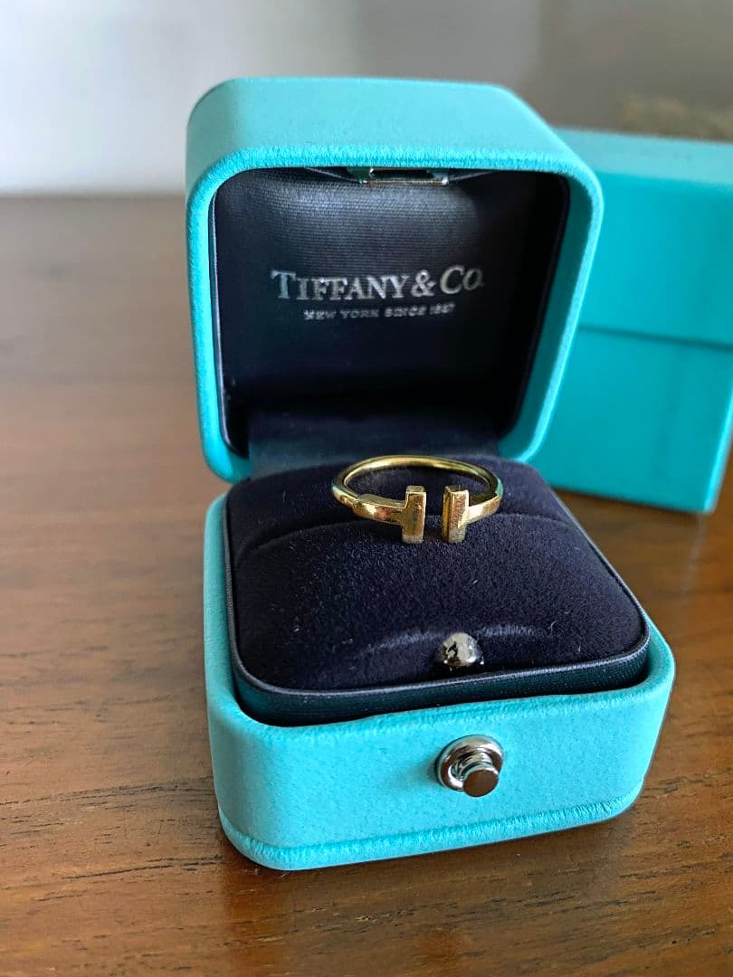 TIFFANY│T ワイヤー リング イエローゴールド