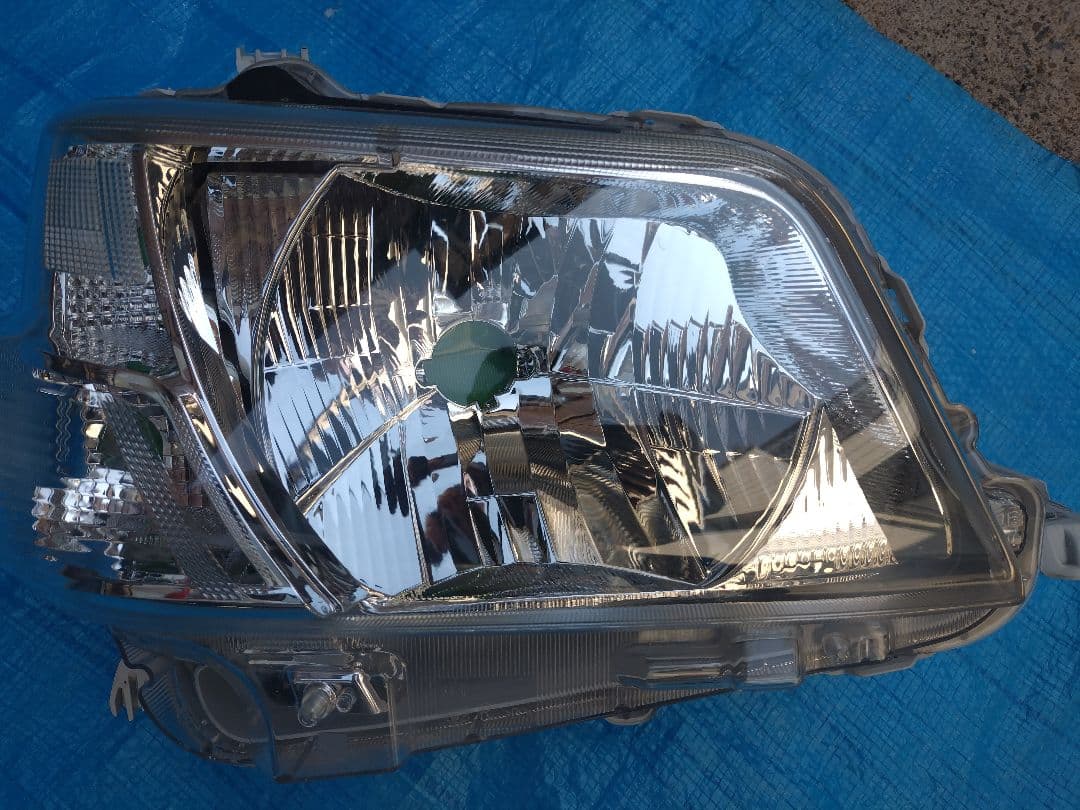 ダイハツ ハイゼットカーゴS321V 右ヘッドライト欠損無し