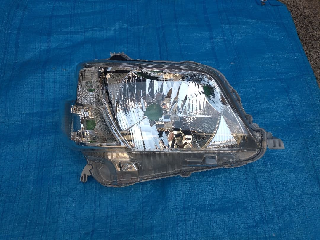 ダイハツ ハイゼットカーゴS321V 右ヘッドライト欠損無し