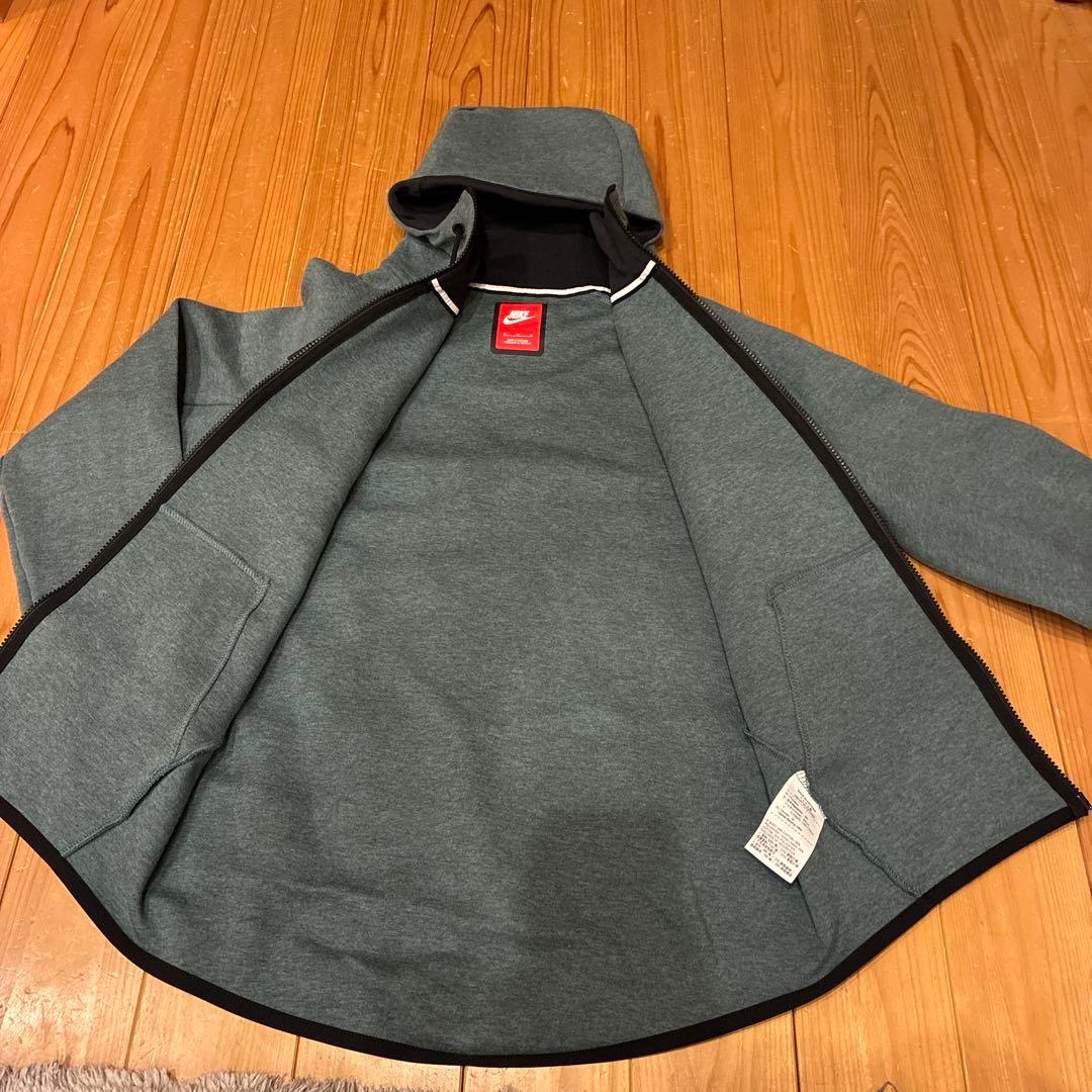 Nike フード付きジャケット M カーキ