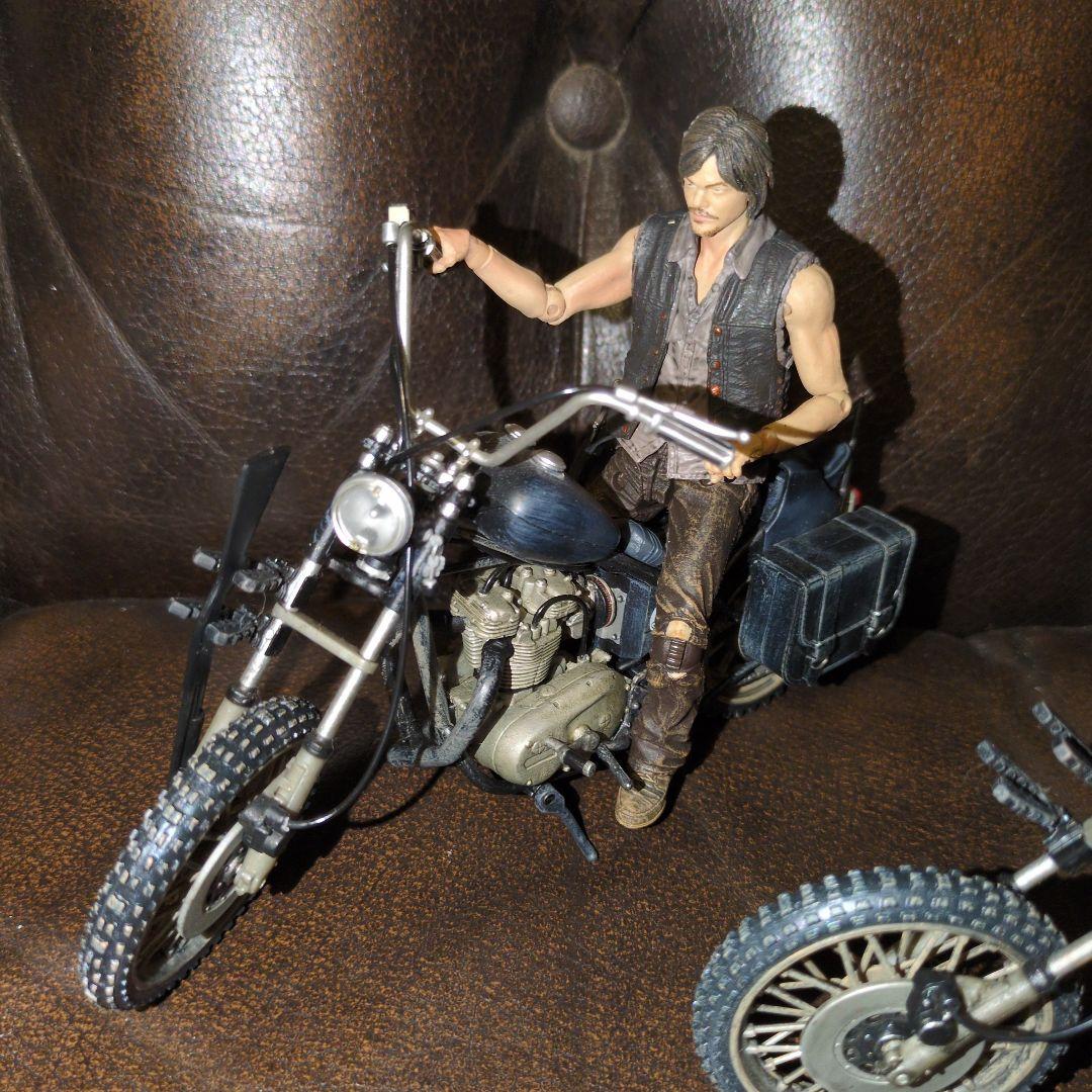 チョッパーバイクフィギュア2台セット　ウォーキング・デッド