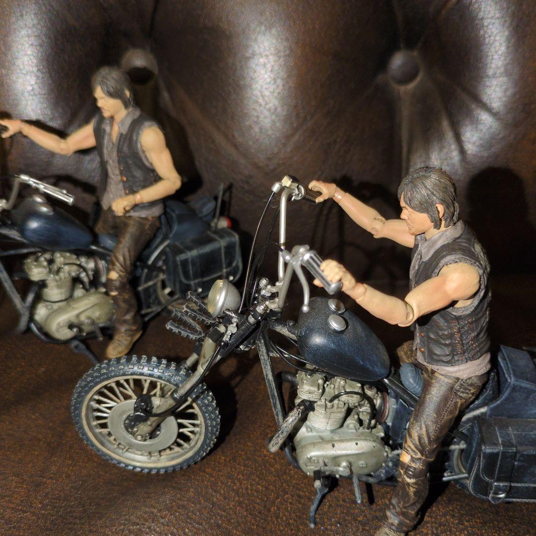 チョッパーバイクフィギュア2台セット　ウォーキング・デッド