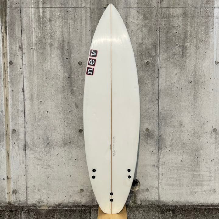 nev サーフボード　ショートボード　5'10