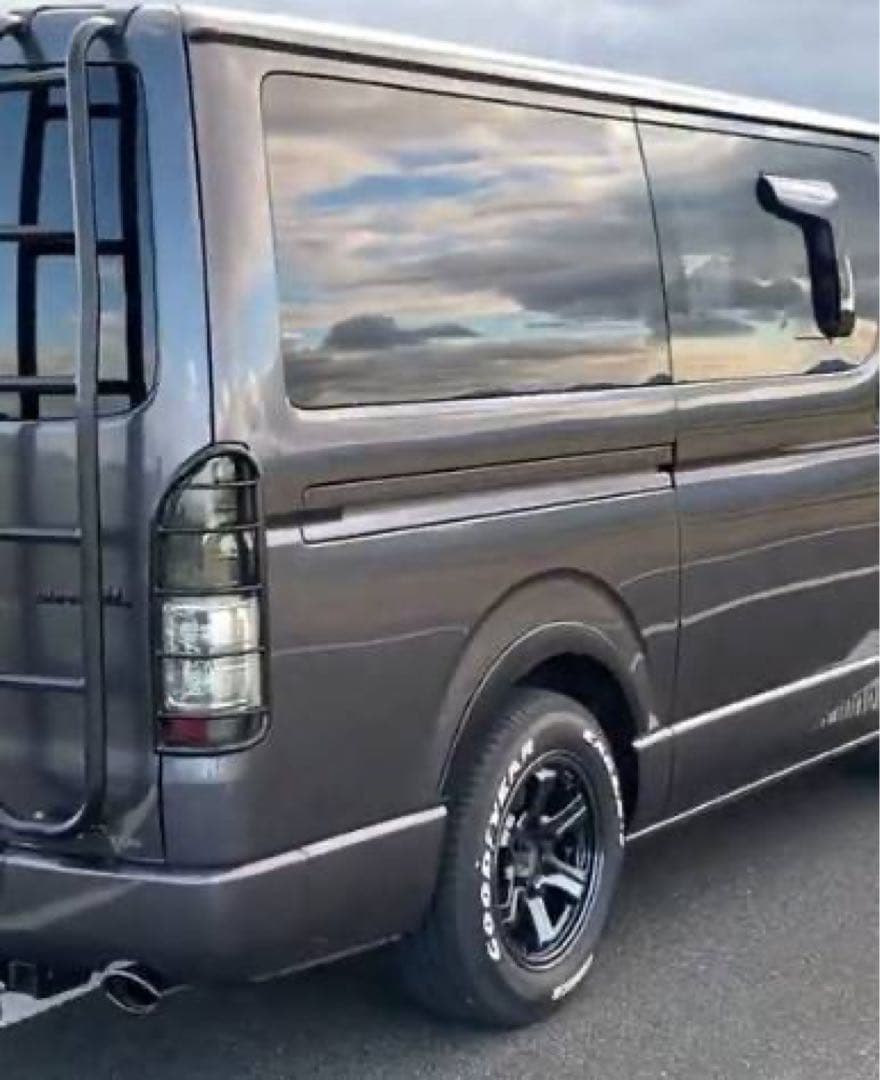 トヨタ ハイエース200系 純正タイプ テールランプ 左右セット スモークカバー