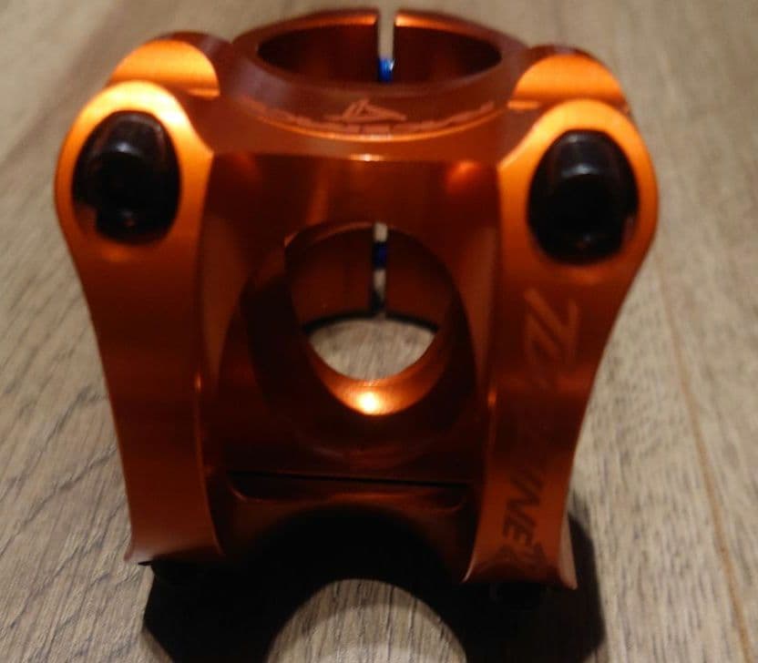 RACE FACE TURBINE-R35 ステム オレンジ