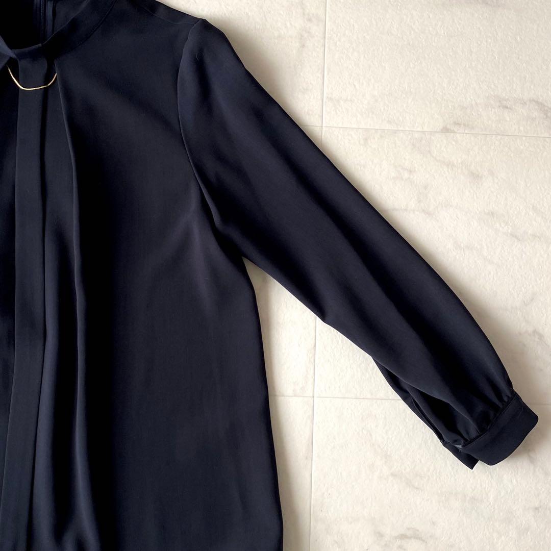近年.美品.定価1.8万☆シップス 洗える フロントタック パーツブラウス 濃紺