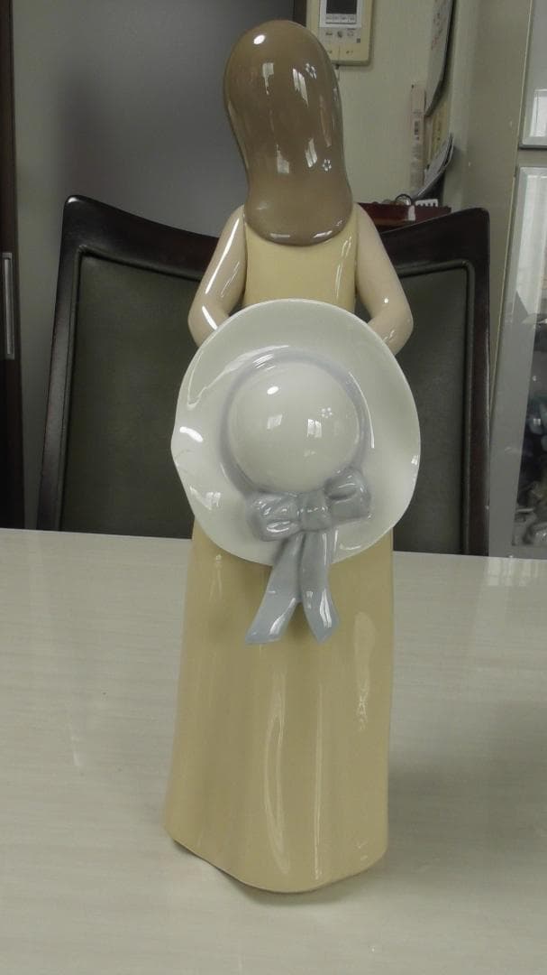 LLADRO　リヤドロ　【若草色の少女(お気遣いなく)】５　リアドロ　 Ｌ555