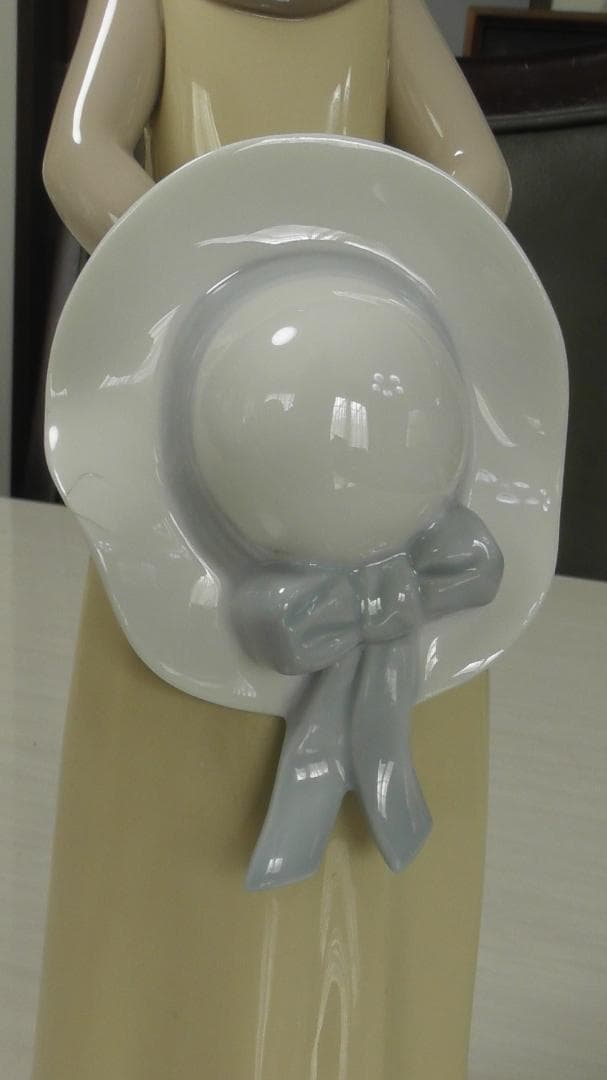 LLADRO　リヤドロ　【若草色の少女(お気遣いなく)】５　リアドロ　 Ｌ555