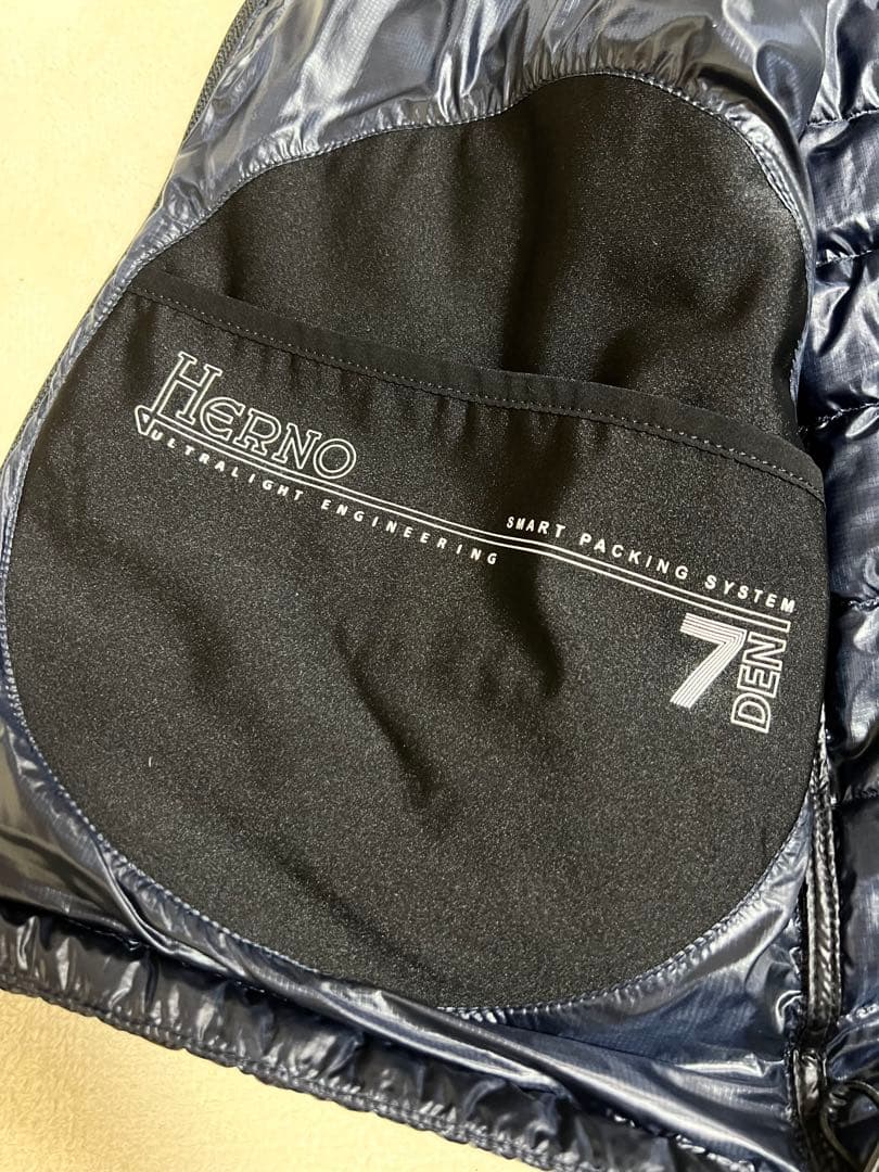 herno ヘルノ パッカブルウルトラライトダウンベスト ネイビー　48 Ｌ
