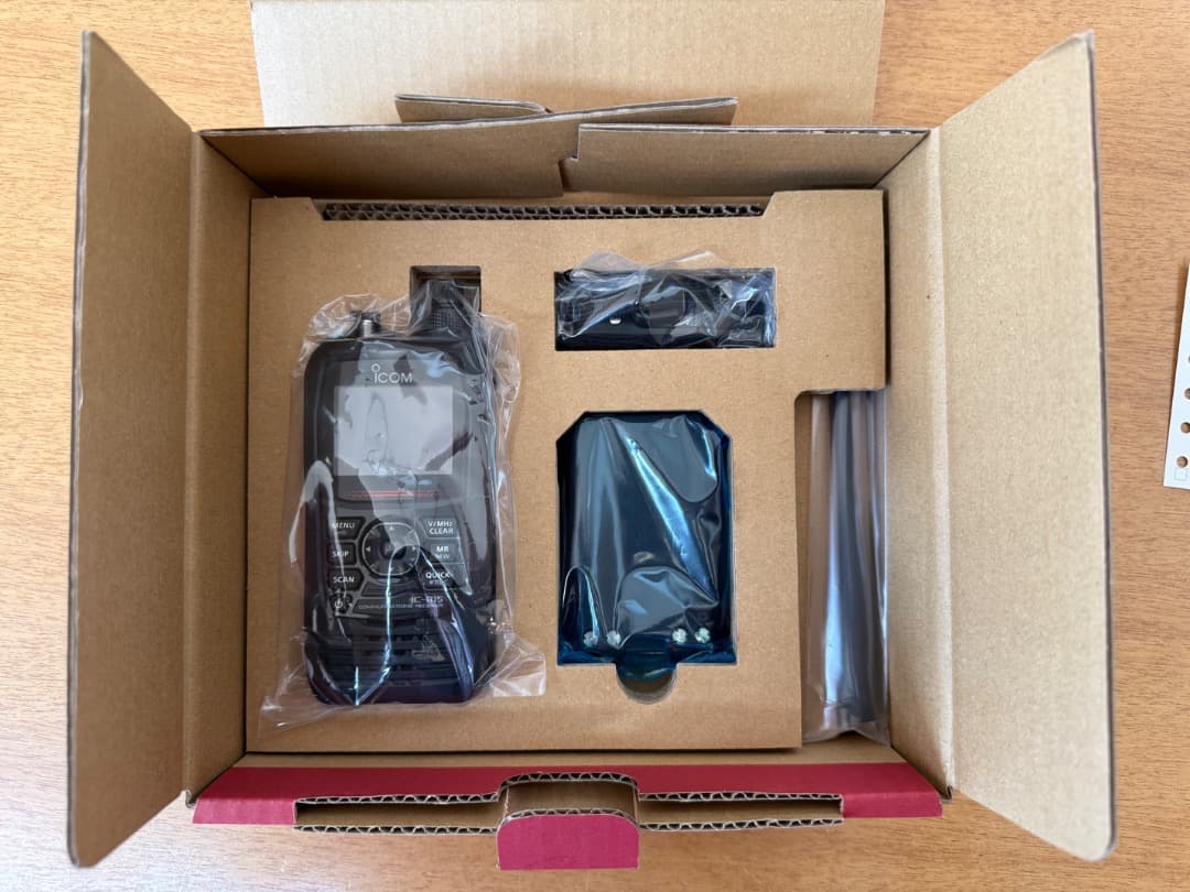 ICOM IC-R15 広帯域ハンディレシーバー