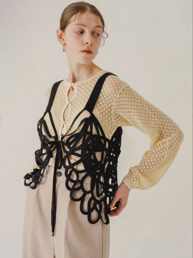 Eaphi EMBROIDERY CORD VEST ブラック