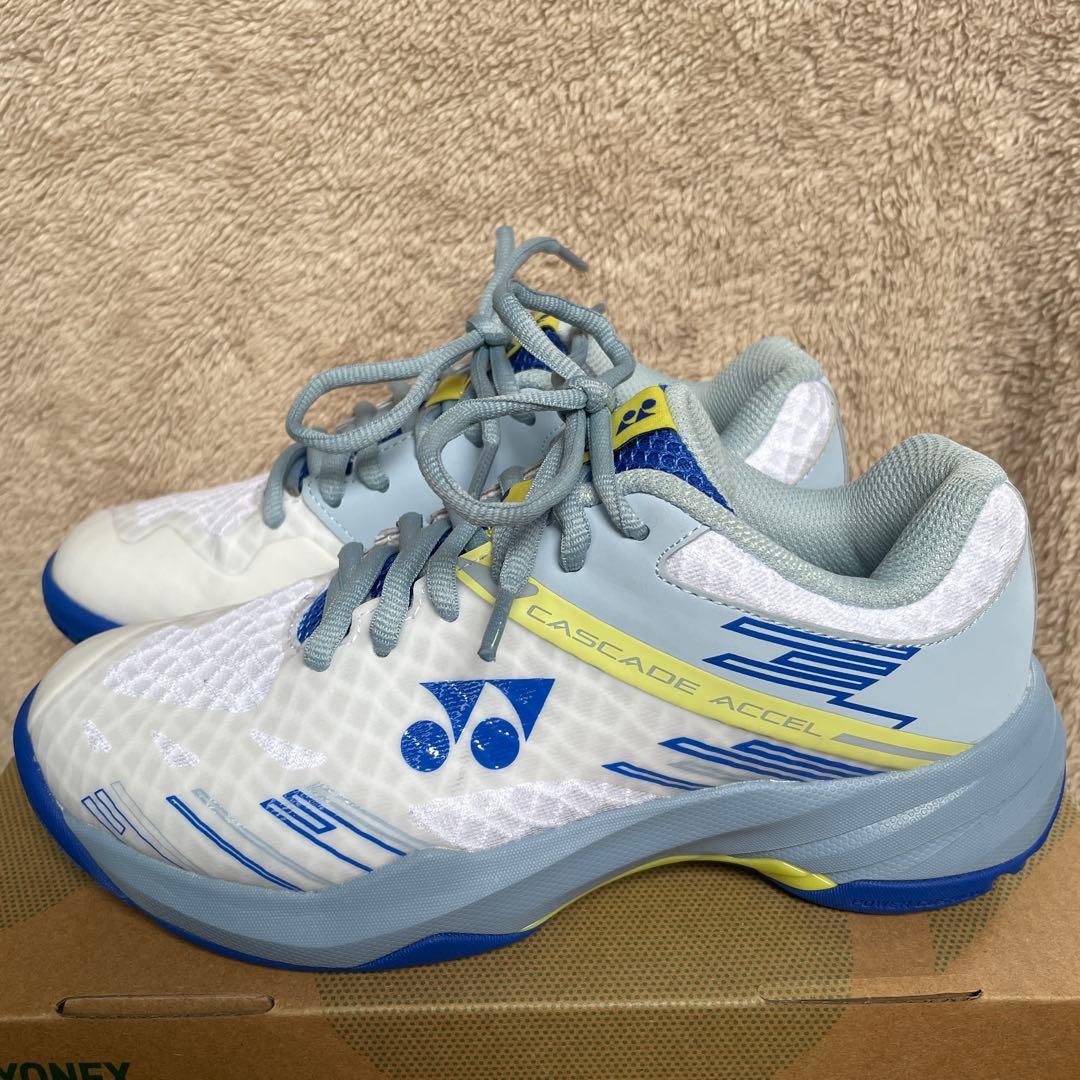 バドミントンシューズYONEX 22cmパワークッションカスケードアクセルスリム
