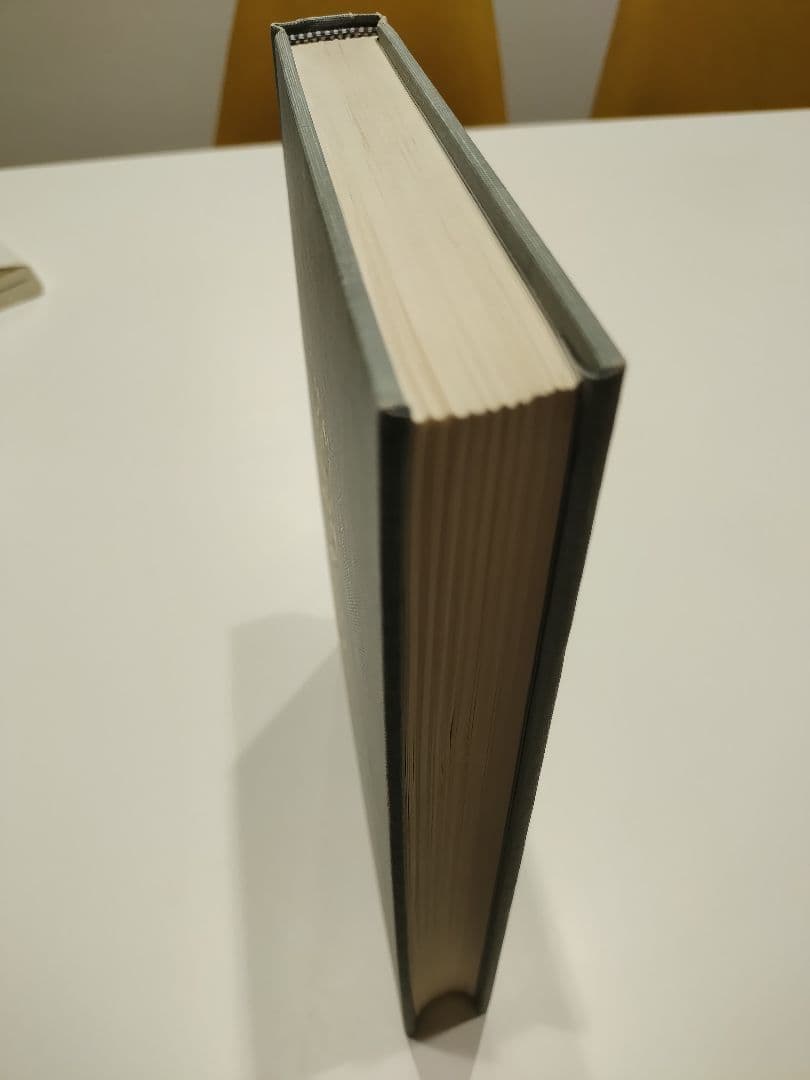 ネットで1万7千円弱の洋書(The Lamb and the Elephant)
