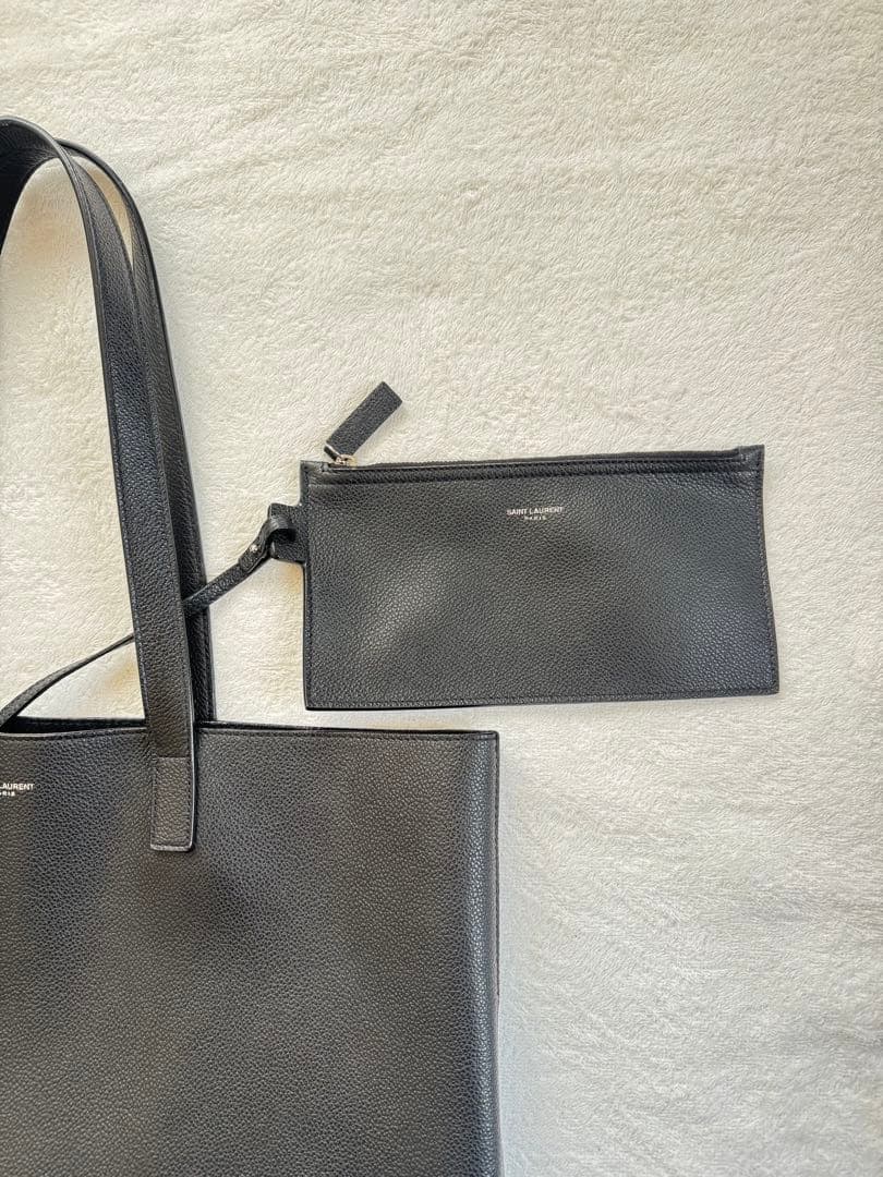 〈ミルキーバー〉SAINT LAURENT ブラックトートバッグポーチ付き