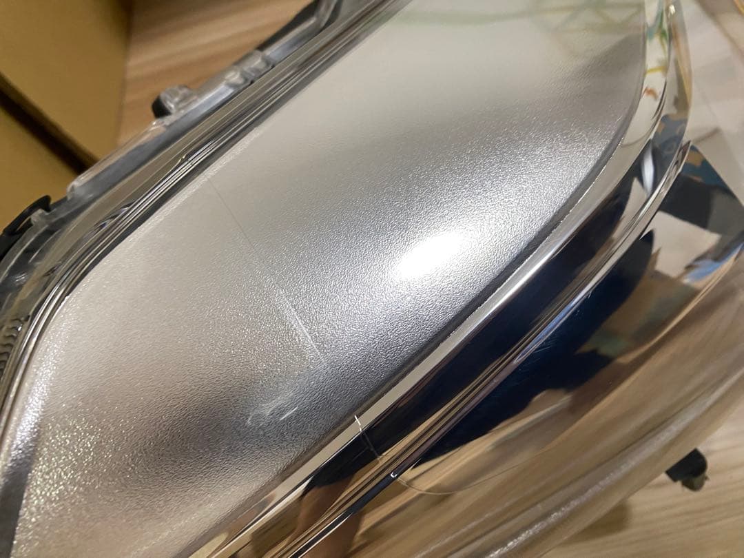 美品 NCP131 NSP 135 130後期 ヴィッツ 純正　右ヘッドライト