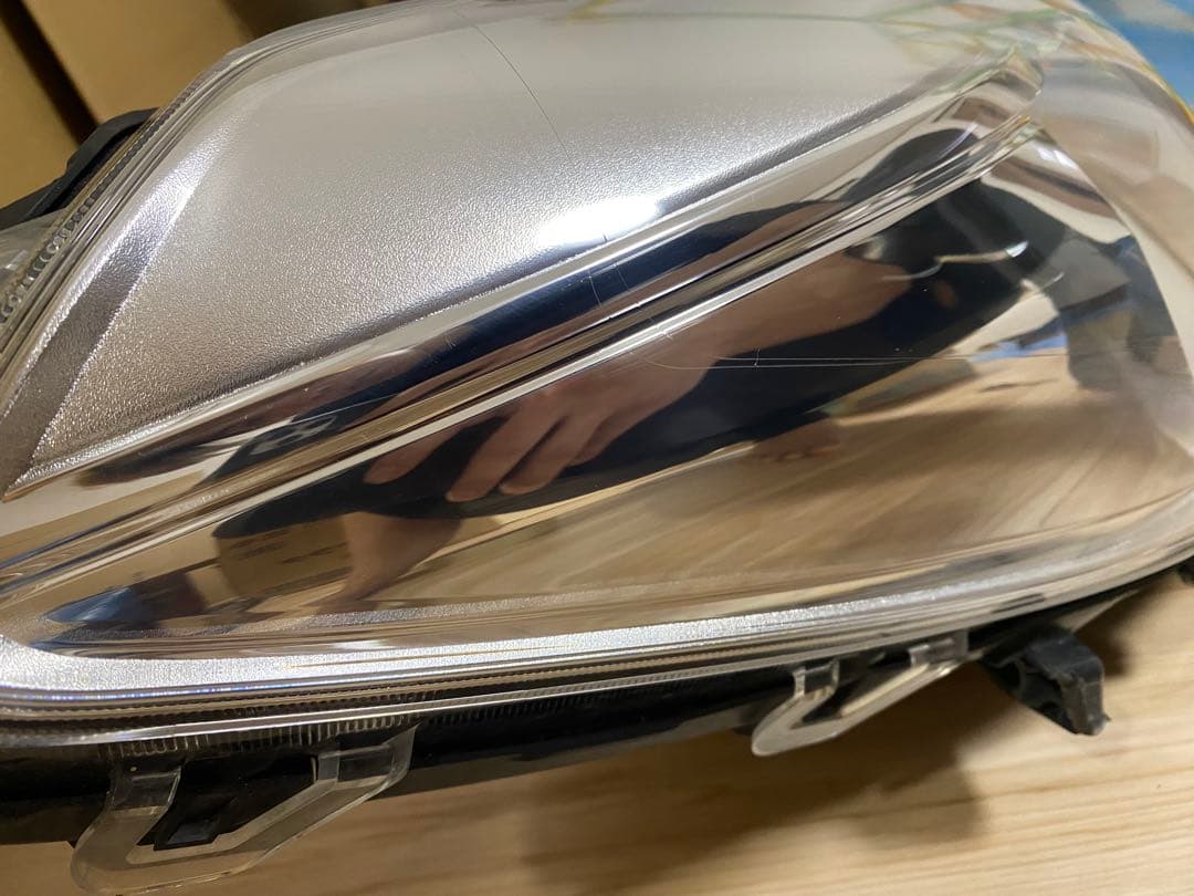 美品 NCP131 NSP 135 130後期 ヴィッツ 純正　右ヘッドライト