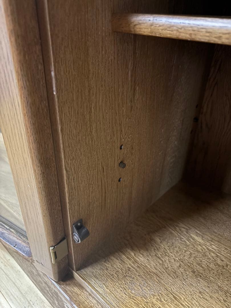 木製食器棚 ガラス扉付き 多段式収納