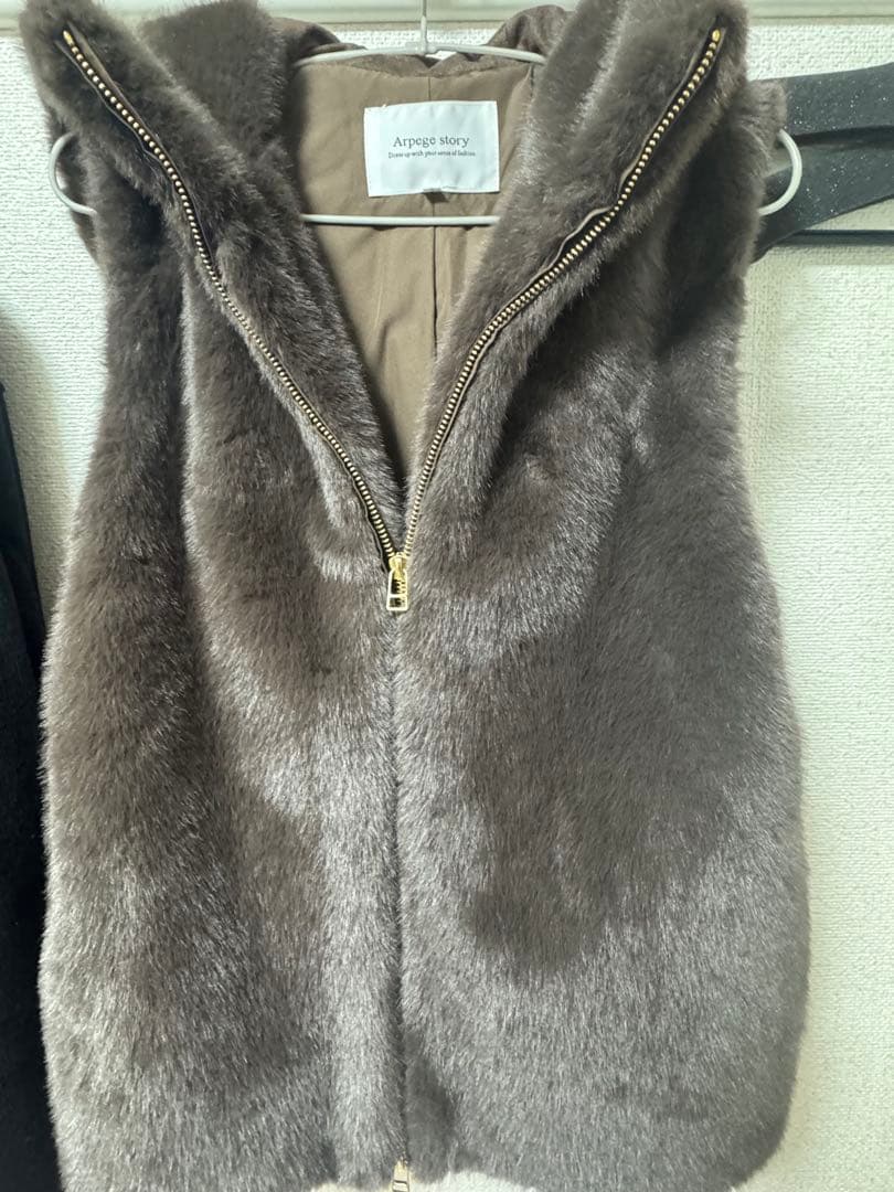 アルページュストーリー　ファージップベスト ブラウン S 美品