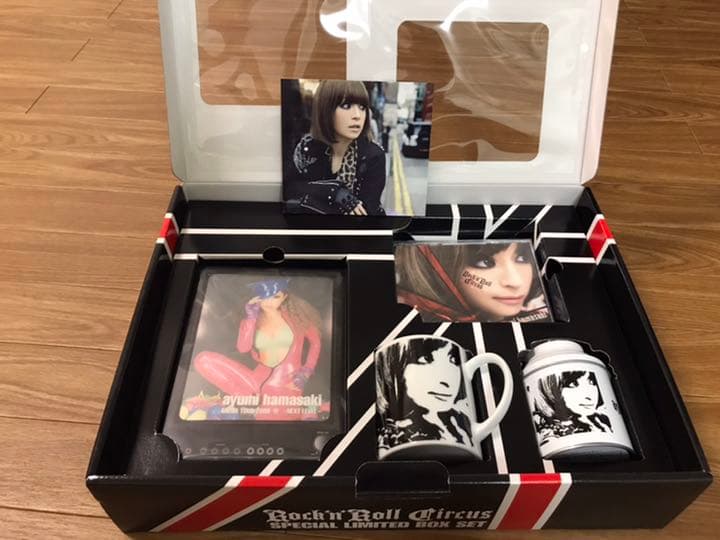 浜崎あゆみ　数量限定豪華BOXセット！