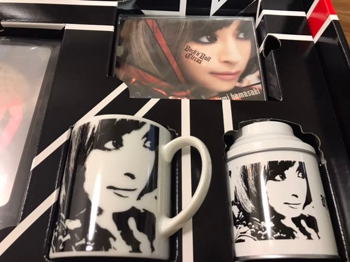 浜崎あゆみ　数量限定豪華BOXセット！