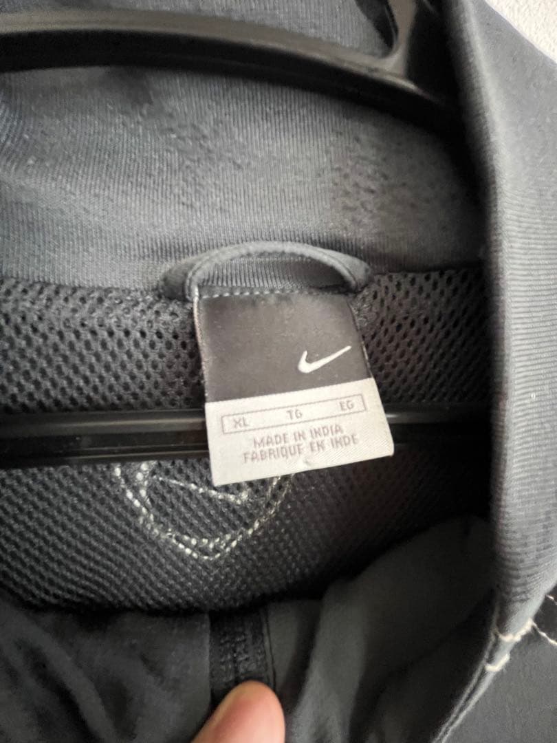 Nike マンチェスター・ユナイテッド ウィンドブレーカー　ジップ欠損あり
