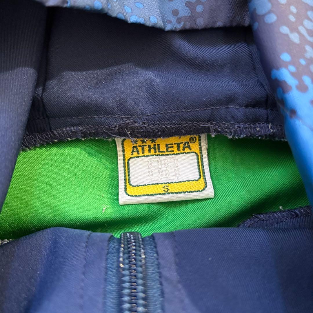 極美品　ATHLETA ピステ・ウィンドブレーカー Sサイズ　上下　フード付き
