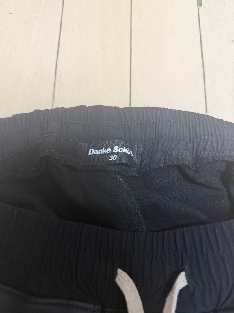 j*j様 し*ち様 Danke Schön 黒スリムフィットパンツ 30