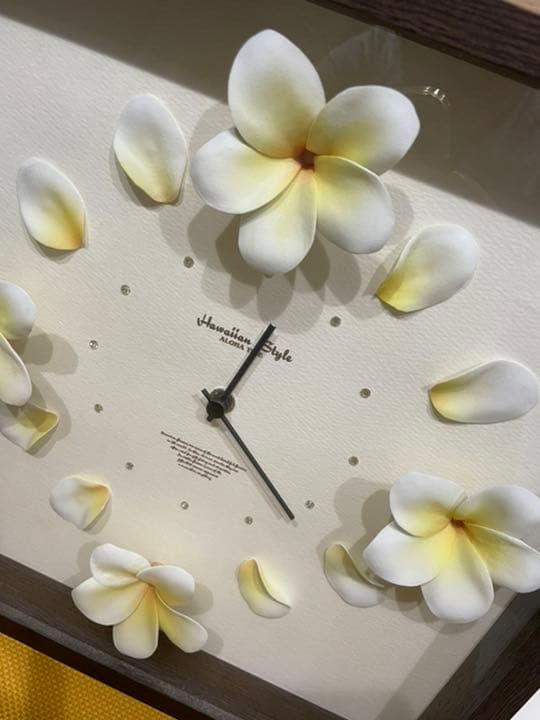 Hawaii clock ハワイアン　プルメリア　ラインストーン　高級時計