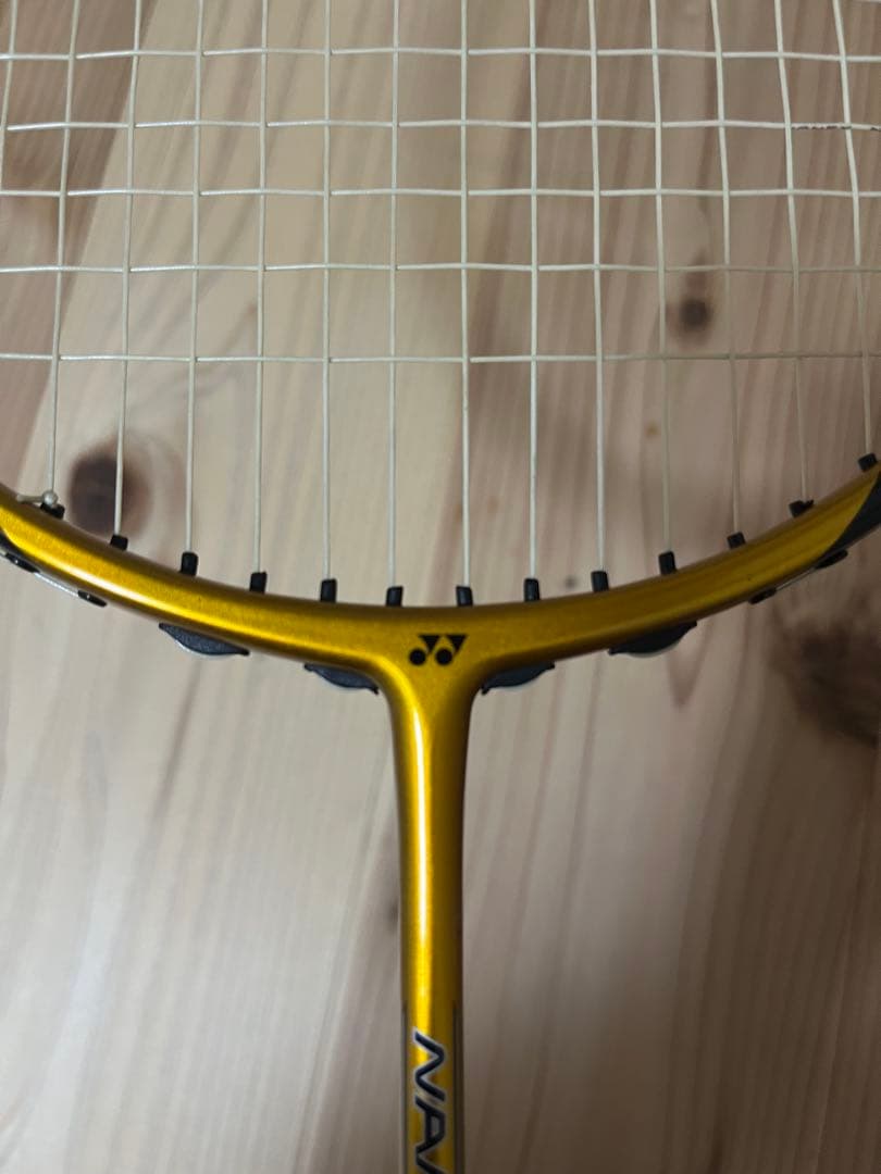 美品YONEX ヨネックスNANOSPEEDナノスピード8000後期廃番65