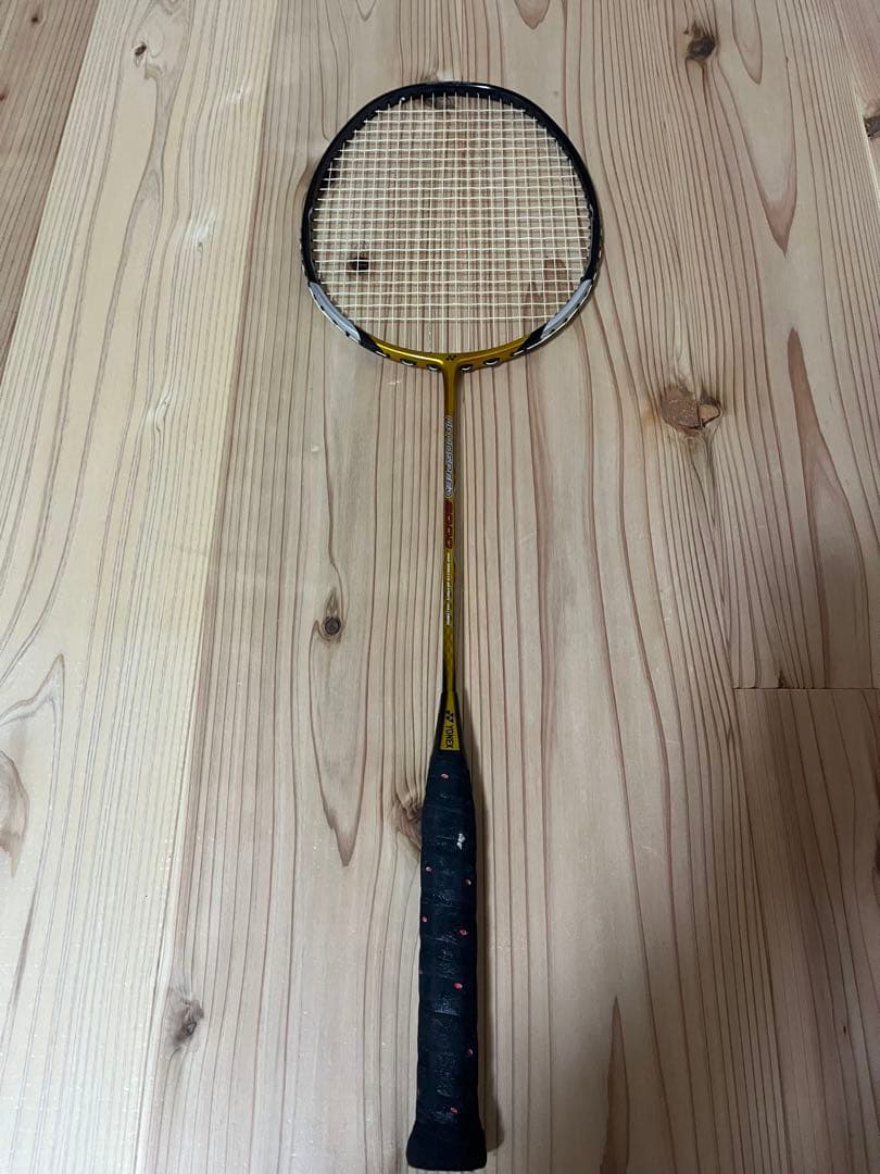 美品YONEX ヨネックスNANOSPEEDナノスピード8000後期廃番65