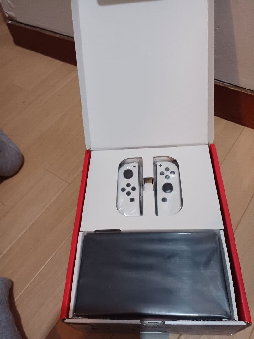 【新品未使用】Nintendo ネオンブルー/ネオンレッド & ホワイト２台
