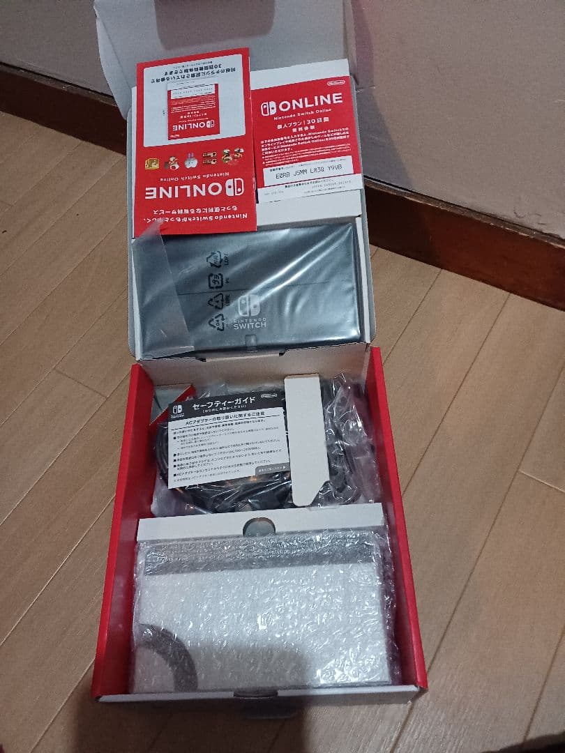 【新品未使用】Nintendo ネオンブルー/ネオンレッド & ホワイト２台