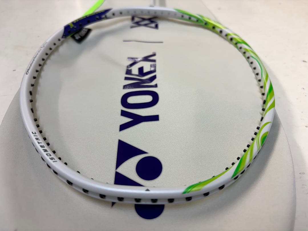 【新品・国内正規品】YONEX アストロクス100ZZ VA 4U6
