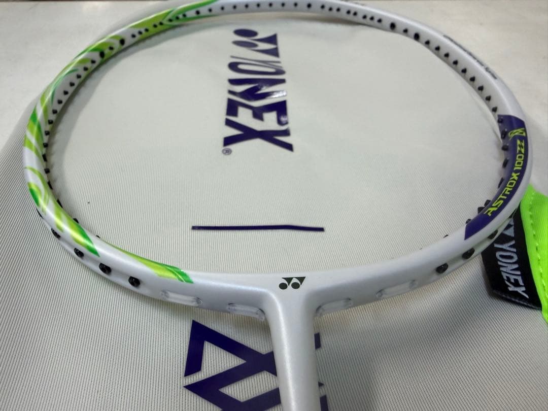 【新品・国内正規品】YONEX アストロクス100ZZ VA 4U6