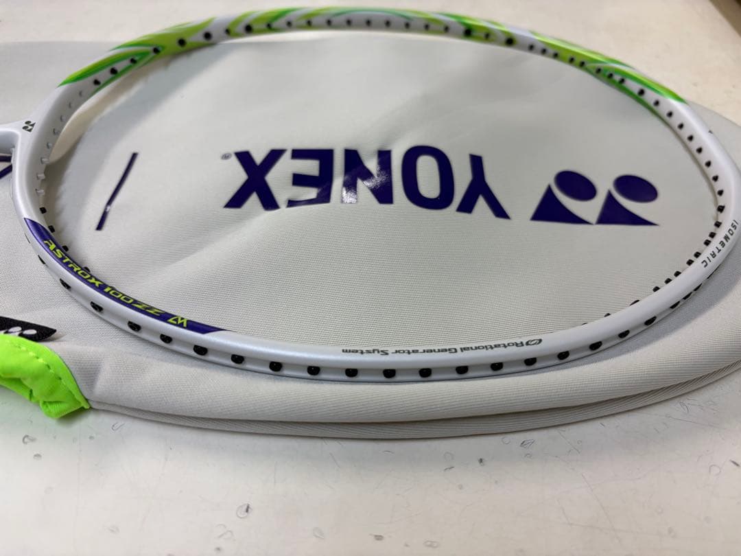 【新品・国内正規品】YONEX アストロクス100ZZ VA 4U6