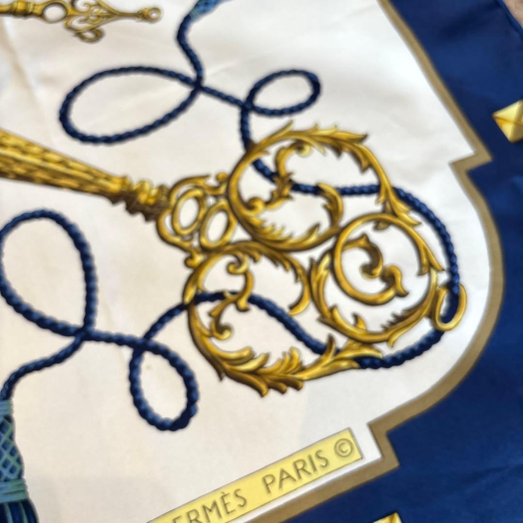 【美品】HERMÈS 鍵モチーフ シルクスカーフ