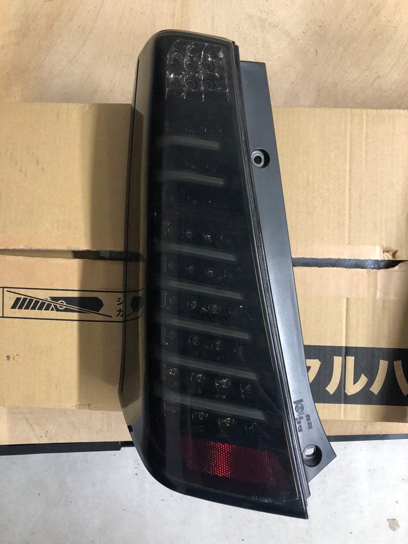 mh23s ワゴンR ヴァレンティ スモーク　テールランプ