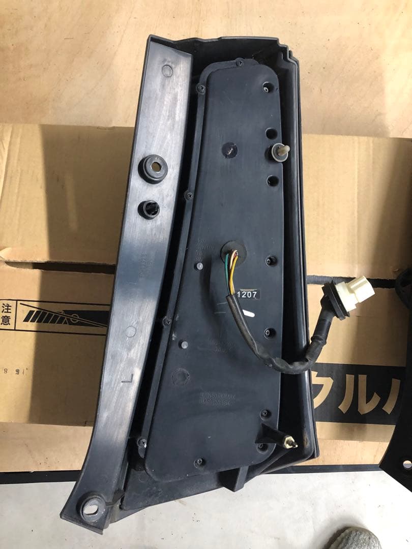 mh23s ワゴンR ヴァレンティ スモーク　テールランプ